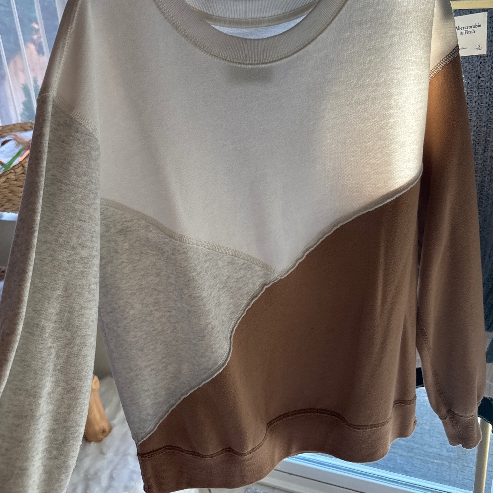 Abercrombie and Fitch Crewneck